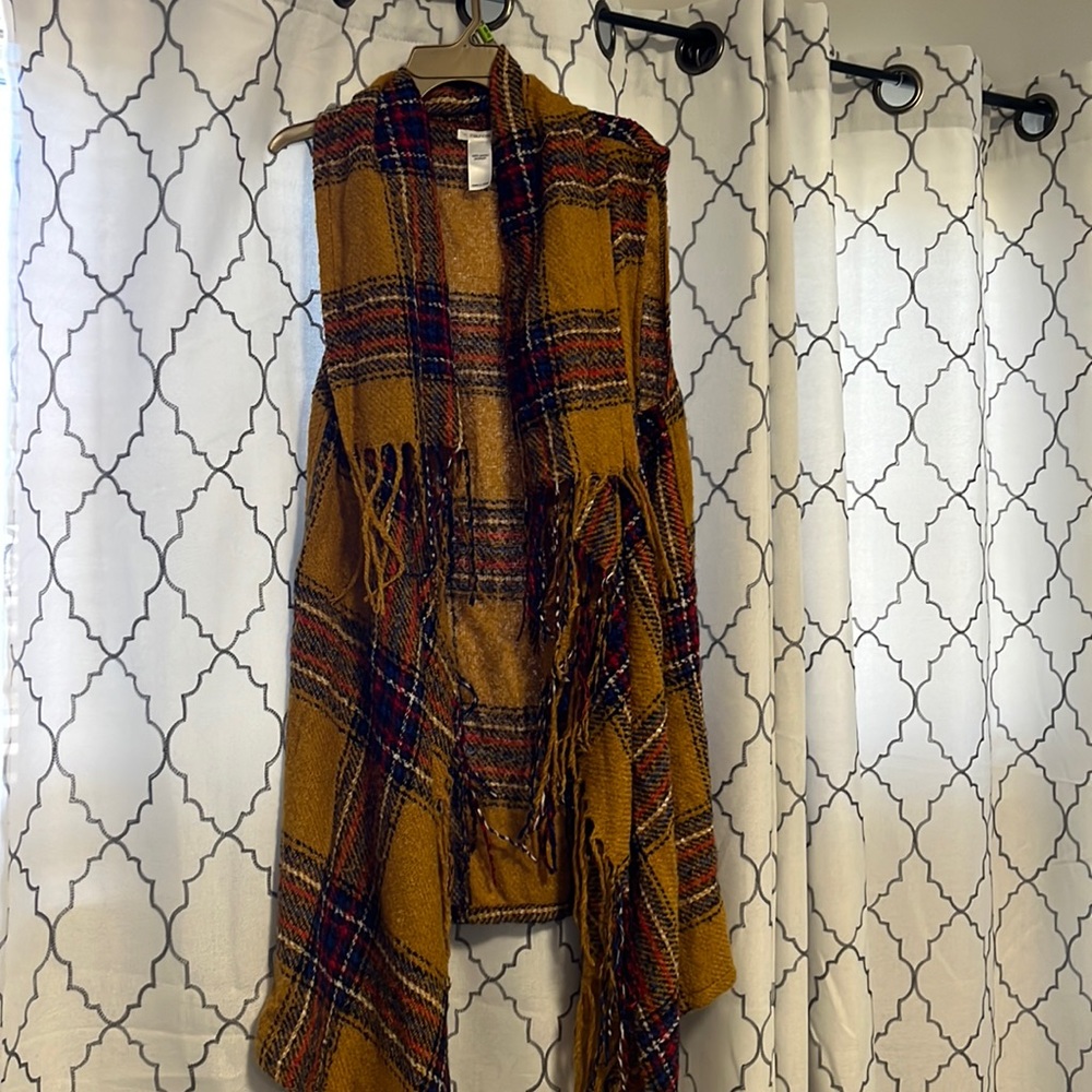 EUC womens cascading winter/fall vest with fringe
